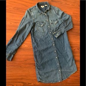 Women’s Levi’s denim dress